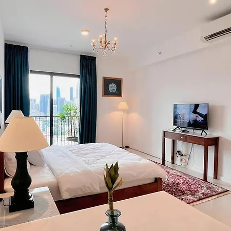 Klcc View With Balcony @ Chambers, Kl Near Lrt Pwtc & Sunway Putra Mall